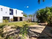 Casa amueblada con amplio jardín, en venta, Cholul, Mérida