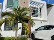 Casa amueblada con piscina en renta de 2 Recamaras