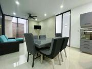 Casa amueblada de 2 habitaciones con rooftop y carril de...