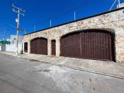 CASA AMUEBLADA EN CALLE 33 A EN RENTA