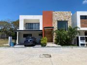 CASA AMUEBLADA EN COUNTRY CLUB EN RENTA