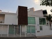 Casa Amueblada en Esquina en RENTA en Milenio III, Querétaro