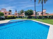 Casa Amueblada en Renta con 3 Habitaciones, Terraza y...