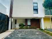 Casa amueblada en renta con alberca en Arbolada