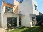 Casa amueblada en renta, con recamara y baño en planta...