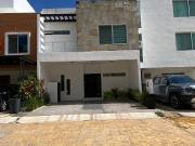 Casa amueblada en renta en Cancún – Residencial Arbolada... Casa amueblada en renta en Cancún – Residencial Arbolada...