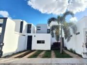 Casa amueblada en renta en Residencial Floresta