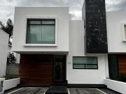 CASA AMUEBLADA EN RENTA EN RINCÓN DE LA MONTAÑA ALTOZANO