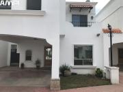 Casa amueblada en Renta en Villas de San Patricio,...