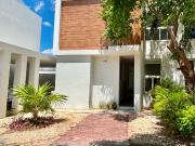 Casa Amueblada en Renta Mérida Altozano en Cluster con...