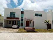 Casa Amueblada en Renta, Residencial Azul