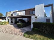 Casa Amueblada en Venta con Recámara en Planta Baja en...