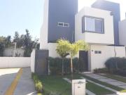 Casa amueblada en Venta dentro de coto * 1 solo vecino!