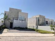 Casa Amueblada en Venta dentro de Fraccionamiento...