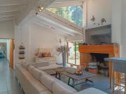 CASA EN VENTA CON ALBERCA EN EL CENTRO DE AVÁNDARO,...