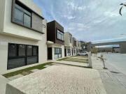 CASA AMUEBLADA EN VENTA O RENTA EN PORTOVELA...