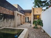 Casa amueblada en venta sobre la AV. Itzaes