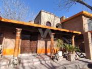 Casa amueblada, estilo colonial, con habitación en...