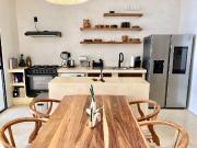 CASA AMUEBLADA Y EQUIPADA EN EL BARRIO DE SANTIAGO