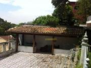 Casa antiga com otimo terreno