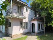 Casa antigua de 3 dormitorios en excelente ubicacion!...