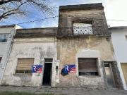 Casa Antigua frente a la Aduana zona Costanera Alem casi...