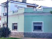 CASA APTA CRÉDITO 5 AMBIENTES EN ESQUINA CON JARDÍN,...