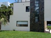 CASA EN VENTA EN ESQUINA, 3 RECAMARAS, 3 BA?OS, ARBOLADA...