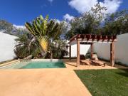 CASA ARBOREA CON PANELES SOLARES, 4 HAB. ALBERCA Y...