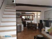 casa arredata con terrazzo Centro