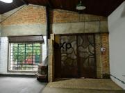 Casa Assobradada a venda, 150m², 2 suítes com 2 vagas...