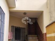 CASA ASSOBRADADA COM DUAS MORADIAS INDEPENDENTES NO...