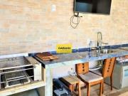 Casa assobradada com suíte e acabamento de alto padrão à...