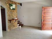 Casa Assobradada de 03 Quartos no Perequê Açu em Ubatuba