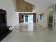 CASA ASSOBRADADA EM CONDOMINIO COM 3 SUITES SENDO 1...