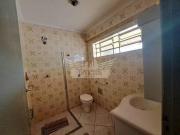 Casa Assobradada para Comprar, 378m² Bairro Pinheirinho...