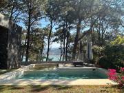 Casa en renta con alberca y vista al lago