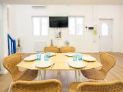 Casa Azul Nice coloured little house Garibaldi, Lyon...