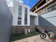 Casa baixa com 3 quartos à venda, 210 m² por R$ 649.000...