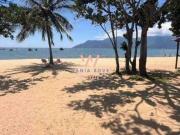 Casa Beira Mar com 3 suítes, 213 m² à venda por R$...