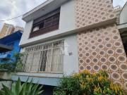 Casa bem estruturada, de Ãpoca, mas conservada e com...