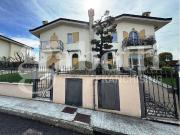 Casa Bi Trifamiliare in Vendita a Concesio