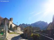 CASA BORDA CON ERA URBANA EN PARDINELLA