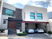 Casa Bosques de Valle Alto