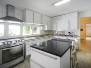 Casa brooklin com 4 quartos 2 suãtes com quintal 550a. U
