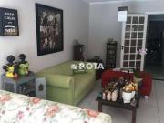 Casa c/ 3 quartos 2 suítes piscina aquecida