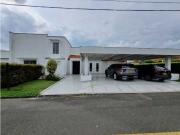 Casa Campestre 452 m2 lote 1032 m2 de 4 alcobas en...