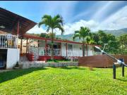 Se vende Casa campestre en Girardota con piscina parque...