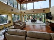Casa Campestre/ contemporánea, localizada en el...