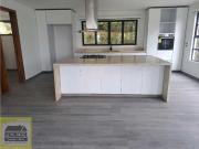 Casa campestre en arriendo Envigado la mina